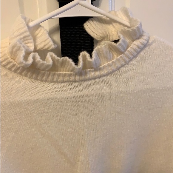 J Crew Cream colored Sweater! Size Small - Picture 2 of 4